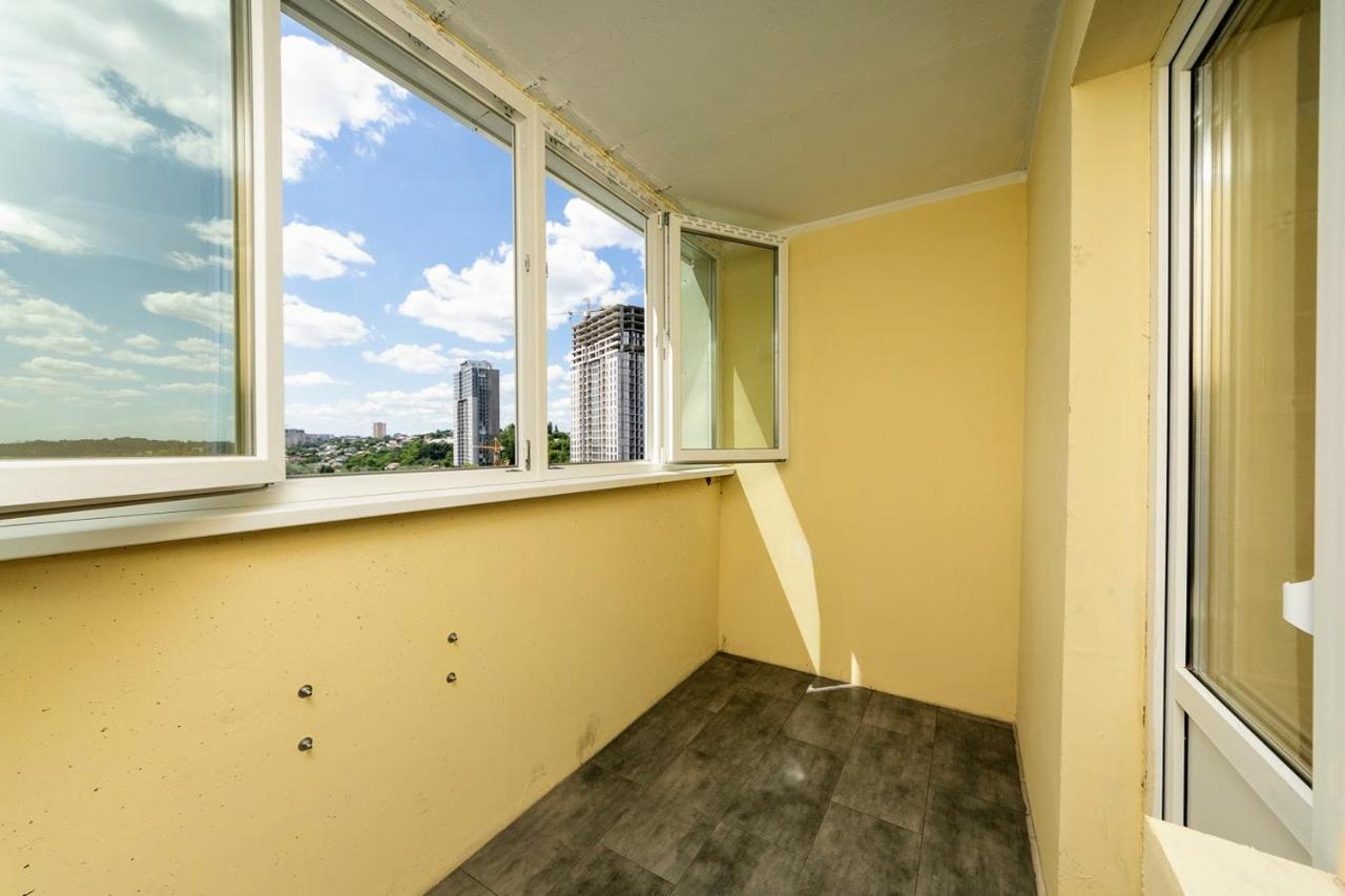 Новая Квартира Переулок Ясиноватский 11 Kiev Dış mekan fotoğraf